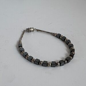 Bracelet alternating cubes hematite and silver beads with barrel clasp close